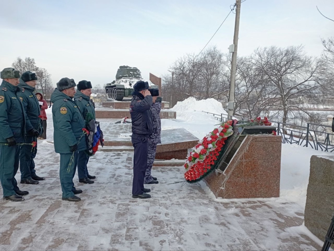 В Пермском крае сотрудники Росгвардии почтили память героев Ленинграда и Сталинграда