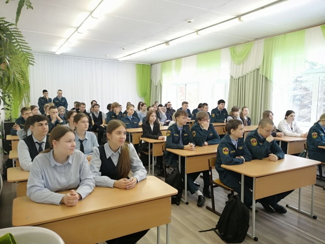 В Прикамье росгвардейцы проведи профориентационный урок «На службу в Росгвардию» 