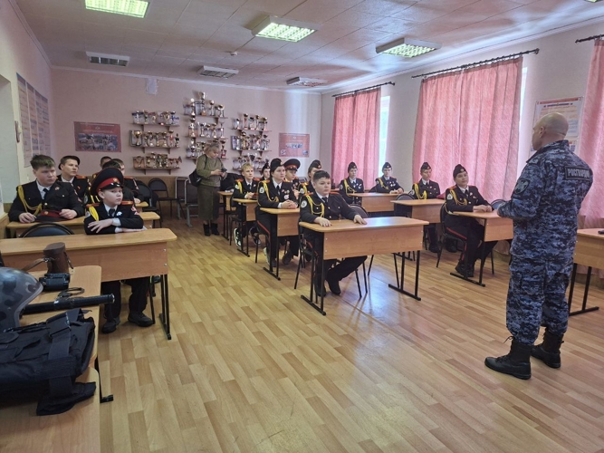 В Пермском крае росгвардейцы провели день открытых дверей