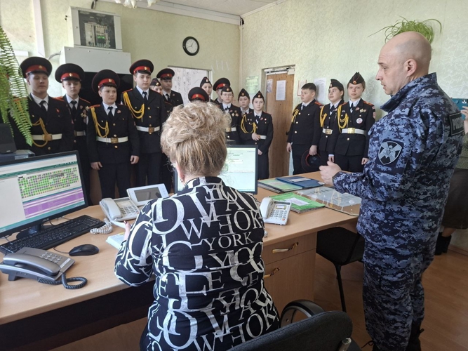 В Пермском крае росгвардейцы провели день открытых дверей
