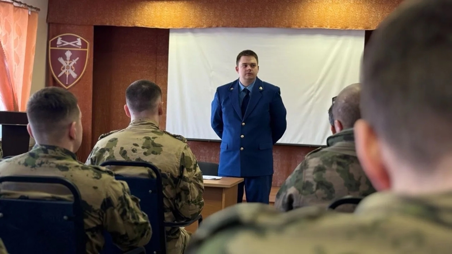 В СОБР "Стрелец" Управления Росгвардии по Пермскому краю прошло занятие по вопросам антикоррупционного законодательства