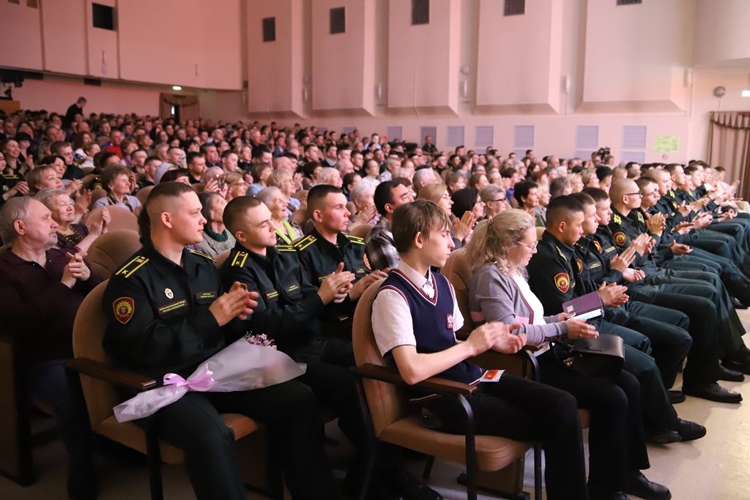 Академический ансамбль песни и пляски Росгвардии выступил с юбилейной программой в Пермском крае