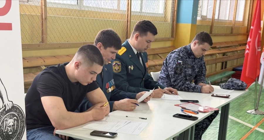 В Пермском крае росгвардейцы провели урок мужества