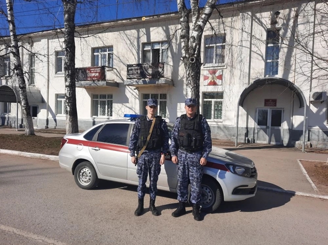 Сотрудники вневедомственной охраны Росгвардии задержали гражданина, находившегося в федеральном розыске