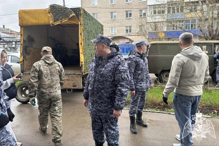 В Пермском крае росгвардейцы присоединились к акции «Своих не бросаем!»
