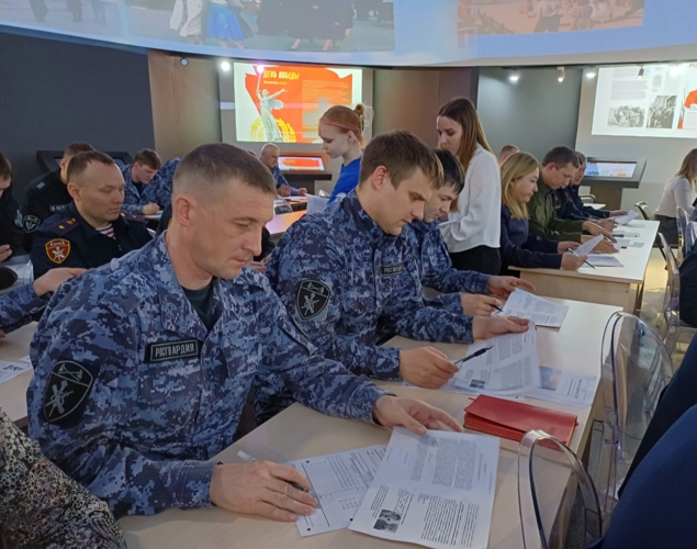 В Перми личный состав Управления Росгвардии по Пермскому краю принял участие во всероссийской акции «Диктант Победы»