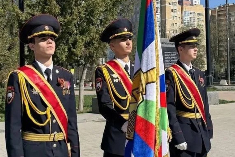 Бойцы пермского СОБР «Стрелец» приняли участие в торжественной церемонии приведения к присяге юнармейцев