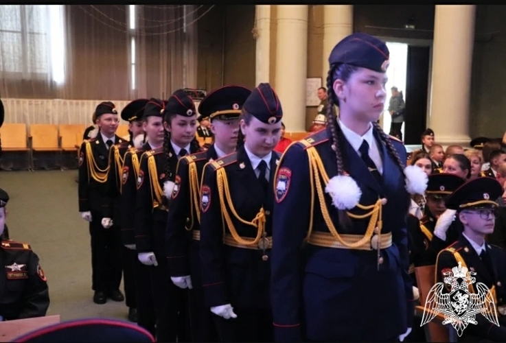 Сотрудники СОБР «Стрелец» приняли участие в торжественных мероприятиях в подшефной школе №136