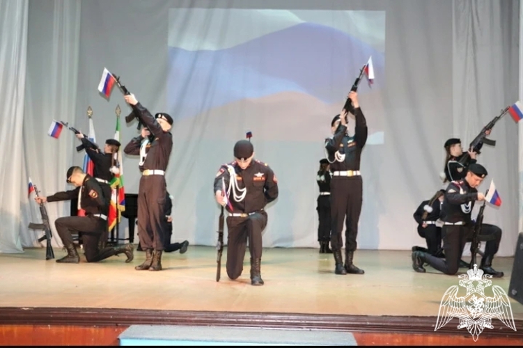 Сотрудники СОБР «Стрелец» приняли участие в торжественных мероприятиях в подшефной школе №136
