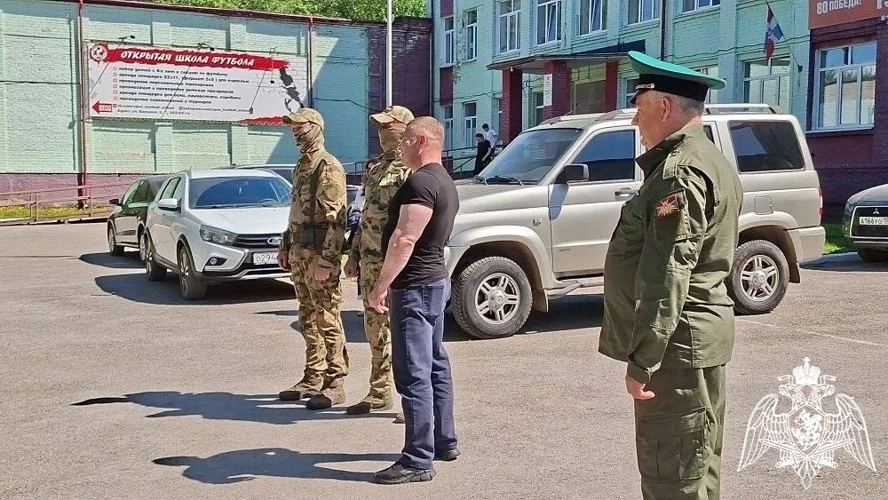 Сотрудники СОБР «Стрелец» Управления  Росгвардии по Пермскому краю присоединились к благотворительной акции «Своих не бросаем!» 