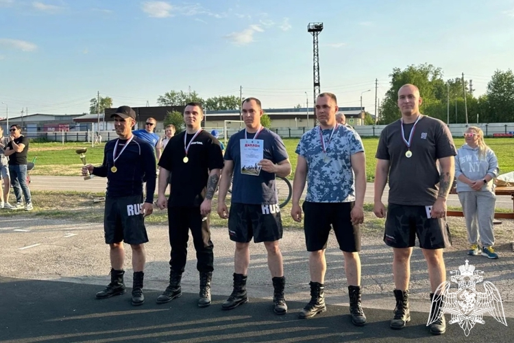 В Пермском крае сотрудники вневедомственной охраны завоевали призовое место в "Первенстве округа по перетягиванию каната"