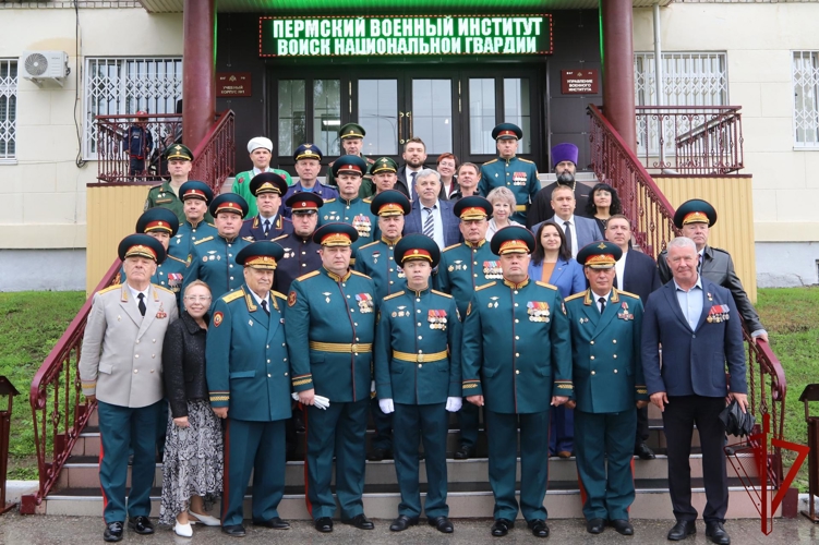 Начальник Управления Росгвардии по Пермскому краю принял участие в юбилейном 40-м выпуске офицеров Пермского военного института ведомства