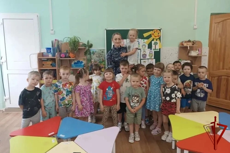 Ведомственная акция «Каникулы с Росгвардией» прошла в городе Александровске