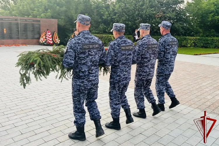 Кунгурские росгвардейцы зажгли «Свечу Памяти» в День Памяти и Скорби