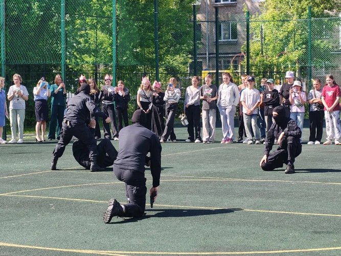 Сотрудники ОМОН «Парма» приняли участие в акции «День безопасности»