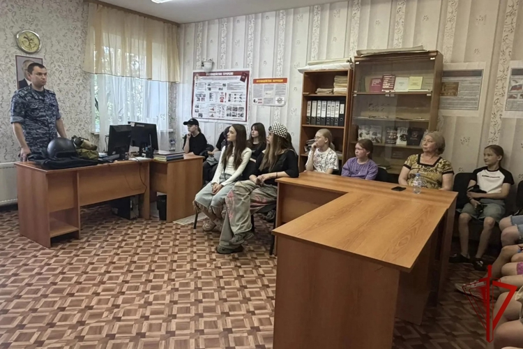 В городе Очере Прикамья росгвардейцы провели урок безопасности