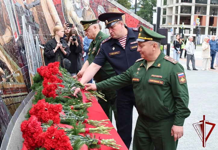 Начальник регионального Управления Росгвардии полковник полиции Андрей Таганов принял участие в памятном мероприятии