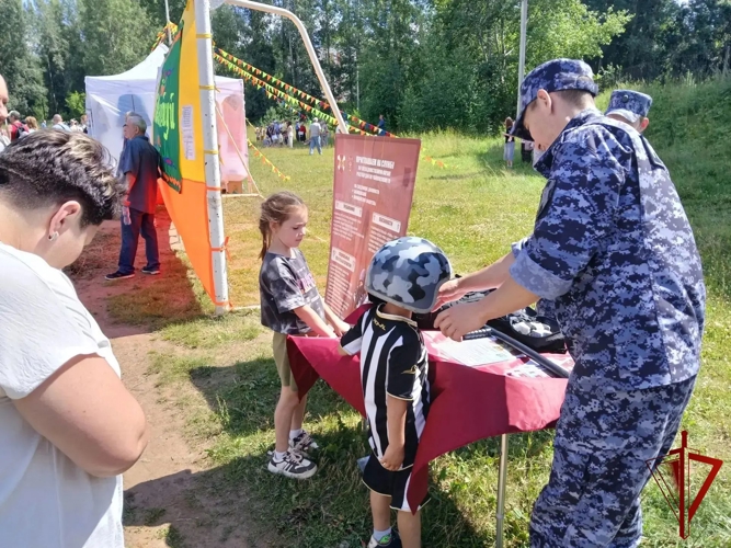 В Пермском крае сотрудники вневедомственной охраны Росгвардии приняли участие в народном празднике «Сабантуй-2026»