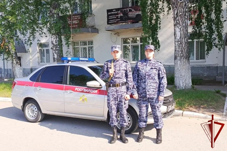 Сотрудники Росгвардии задержали гражданку, находящуюся в федеральном розыске в Соликамске