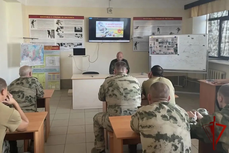 В СОБР «Стрелец» Управления Росгвардии по Пермскому краю прошло патриотическое мероприятие