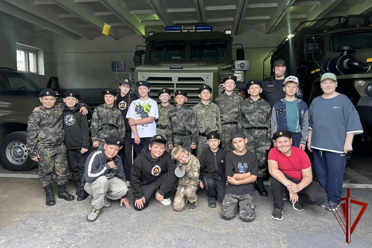 Сотрудники ОМОН «Парма» встретились с кадетами Перми