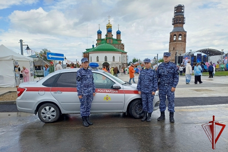 Росгвардейцы обеспечили охрану общественного порядка на юбилейном фестивале «Звоны России» в Пермском крае