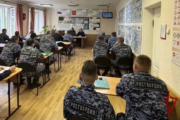 В Кунгурском отделе вневедомственной охраны прошло занятие по правовой грамотности личного состава