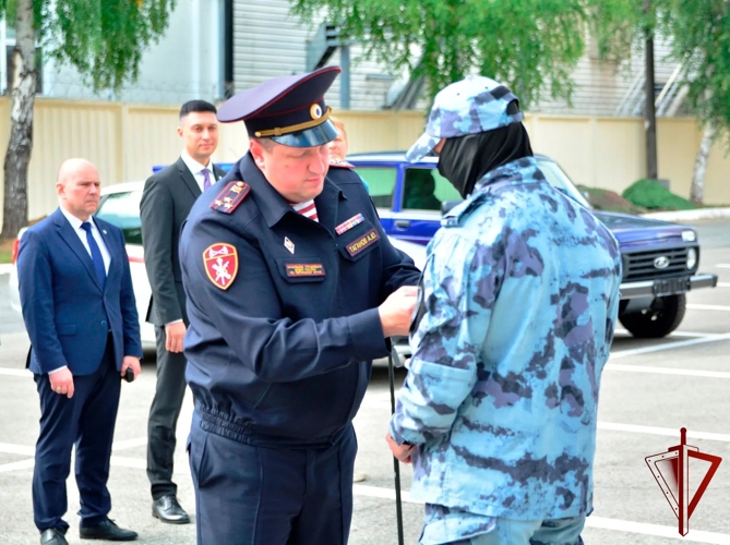 В Перми открыли мурал в честь ОМОН «Парма»