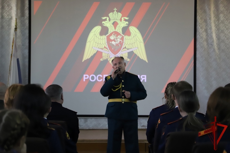 В Прикамье начальник регионального управления Росгвардии открыл профильный класс  ведомства