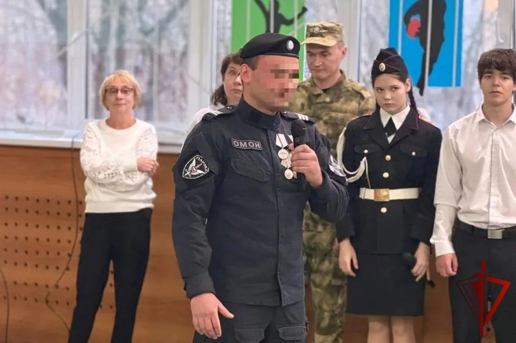 В Перми сотрудник Росгвардии принял участие в торжественном принятии клятвы кадета