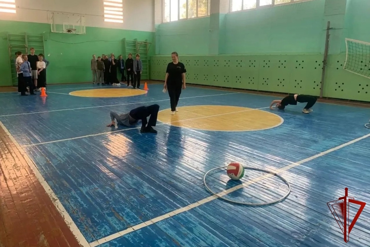 Сотрудники Осинского отдела вневедомственной охраны провели для школьников «Час с Росгвардией»