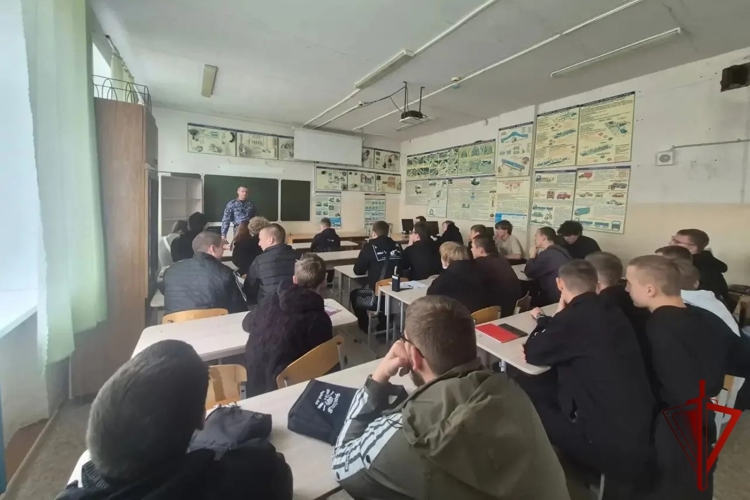 В Осинском колледже прошёл урок мужества, посвящённый истории Росгвардии