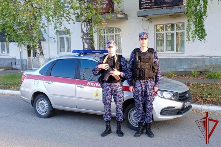 В Соликамске росгвардейцы помощь мужчине при приступе эпилепсии